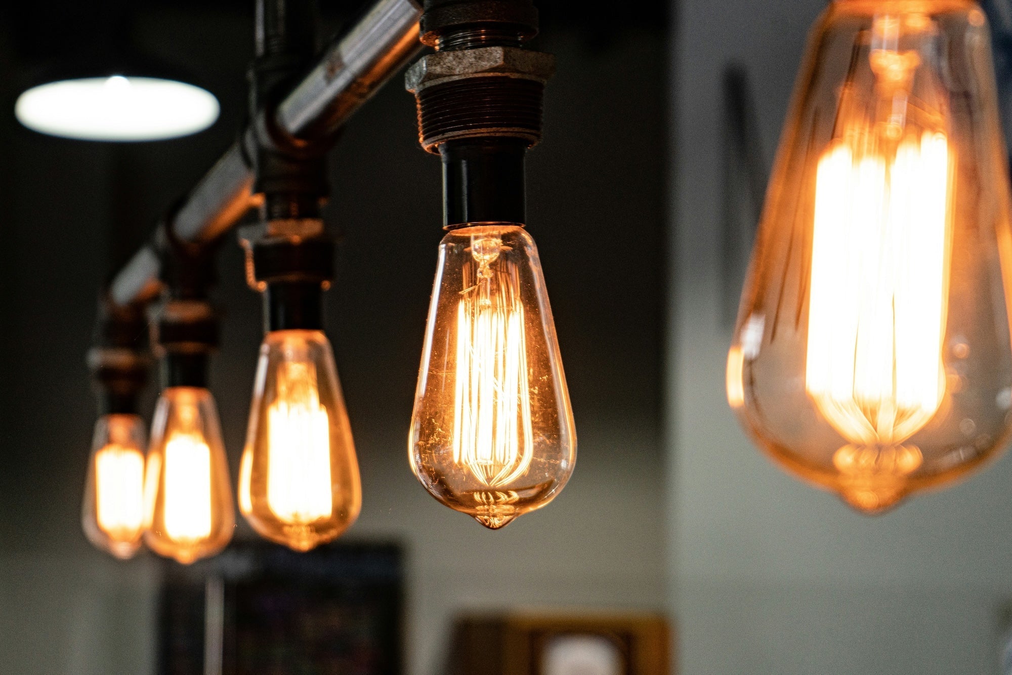 CLEAR GLASS EDISON LED BULBS - Worldwide Electric Supplies